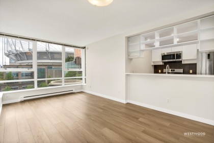 Photo 7 at 808 - 939 Expo Boulevard, Yaletown, Vancouver West