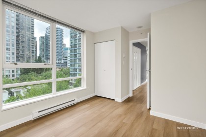 Photo 14 at 808 - 939 Expo Boulevard, Yaletown, Vancouver West
