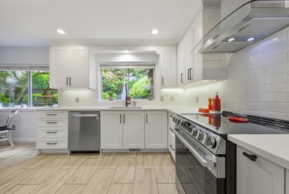Photo 6 at 1659 Deep Cove Road, Deep Cove, North Vancouver