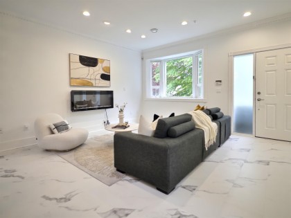 Photo 2 at 2709 W 37th Avenue, MacKenzie Heights, Vancouver West