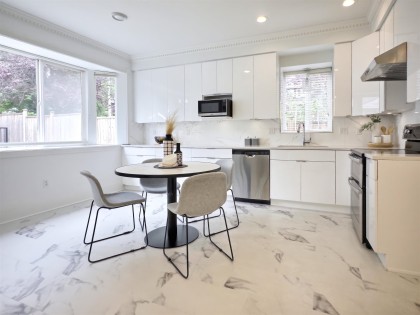 Photo 10 at 2709 W 37th Avenue, MacKenzie Heights, Vancouver West