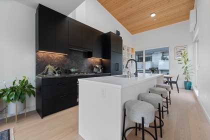 Photo 8 at 201 - 650 E 2nd Street, Lower Lonsdale, North Vancouver