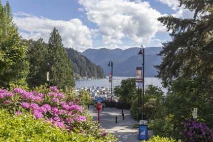 Photo 4 at 2 - 2151 Banbury Road, Deep Cove, North Vancouver