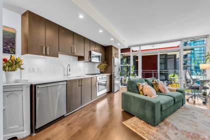 Photo 2 at 610 - 88 W 1st Avenue, False Creek, Vancouver West