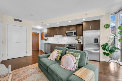 Photo 1 at 610 - 88 W 1st Avenue, False Creek, Vancouver West