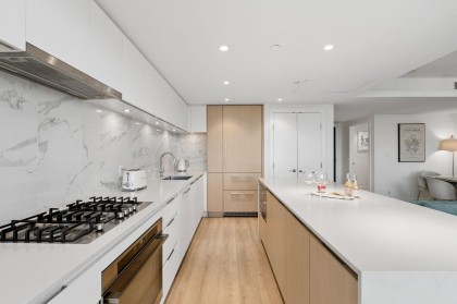 Photo 13 at 611 - 1500 Fern Street, Lynnmour, North Vancouver