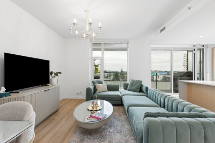 Photo 7 at 611 - 1500 Fern Street, Lynnmour, North Vancouver