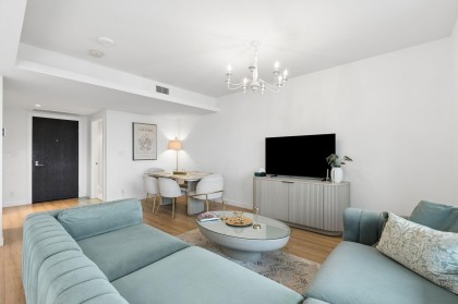 Photo 3 at 611 - 1500 Fern Street, Lynnmour, North Vancouver