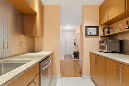 Photo 13 at 304 - 1777 W 13th Avenue, Fairview VW, Vancouver West