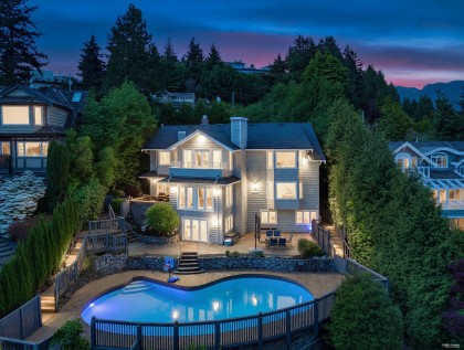 Photo 2 at 880 Younette Drive, Sentinel Hill, West Vancouver