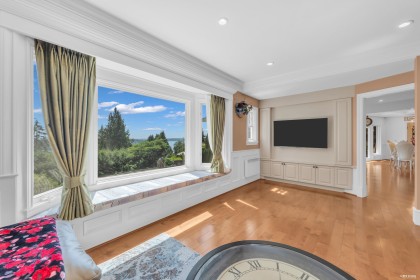 Photo 13 at 880 Younette Drive, Sentinel Hill, West Vancouver