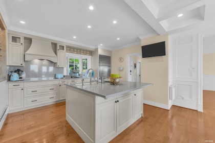 Photo 5 at 880 Younette Drive, Sentinel Hill, West Vancouver