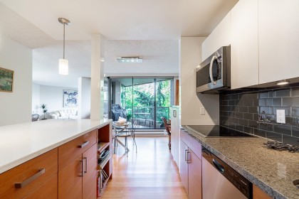 Photo 6 at 301 - 1450 Pennyfarthing Drive, False Creek, Vancouver West