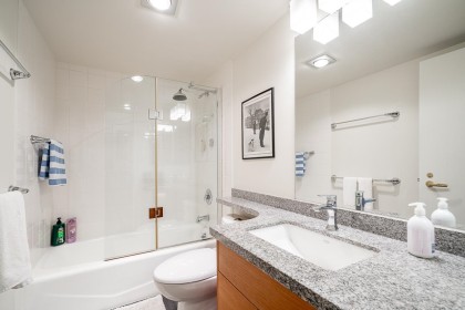 Photo 17 at 301 - 1450 Pennyfarthing Drive, False Creek, Vancouver West