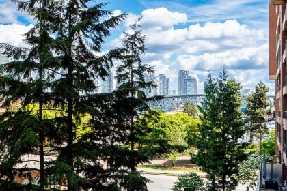 Photo 37 at 301 - 1450 Pennyfarthing Drive, False Creek, Vancouver West