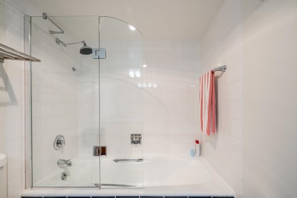 Photo 15 at 301 - 1450 Pennyfarthing Drive, False Creek, Vancouver West