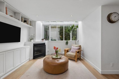 Photo 3 at 2 - 1949 W 8th Avenue, Kitsilano, Vancouver West
