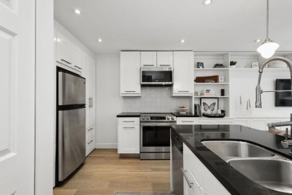 Photo 10 at 2 - 1949 W 8th Avenue, Kitsilano, Vancouver West