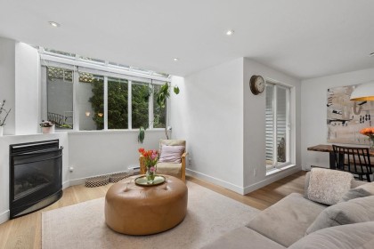 Photo 4 at 2 - 1949 W 8th Avenue, Kitsilano, Vancouver West