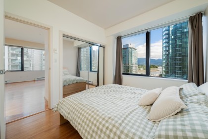 Photo 13 at 502 - 1333 W Georgia Street, Coal Harbour, Vancouver West