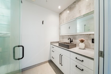 Photo 14 at 502 - 1333 W Georgia Street, Coal Harbour, Vancouver West