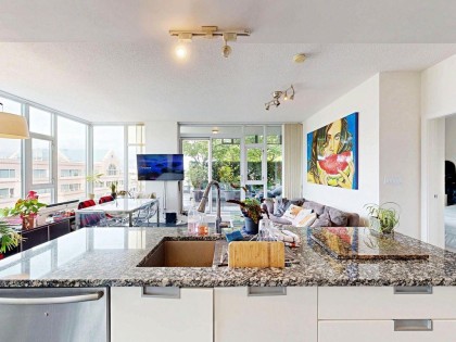 Photo 3 at 865 - 2080 W Broadway, Kitsilano, Vancouver West