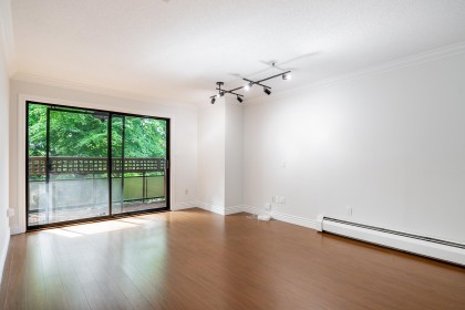 Photo 2 at 301 - 2320 W 40th Avenue, Kerrisdale, Vancouver West