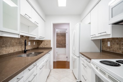 Photo 9 at 301 - 2320 W 40th Avenue, Kerrisdale, Vancouver West