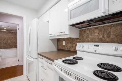 Photo 10 at 301 - 2320 W 40th Avenue, Kerrisdale, Vancouver West