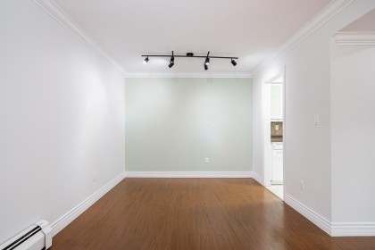 Photo 4 at 301 - 2320 W 40th Avenue, Kerrisdale, Vancouver West
