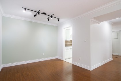 Photo 8 at 301 - 2320 W 40th Avenue, Kerrisdale, Vancouver West