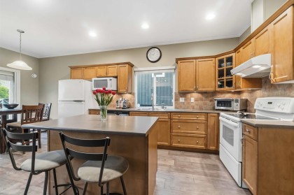Photo 9 at 4268 Hoskins Road, Lynn Valley, North Vancouver