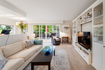 Photo 3 at 1030 Mathers Avenue, Sentinel Hill, West Vancouver