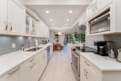 Photo 5 at 1030 Mathers Avenue, Sentinel Hill, West Vancouver