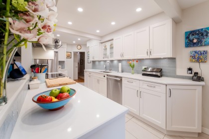 Photo 4 at 1030 Mathers Avenue, Sentinel Hill, West Vancouver