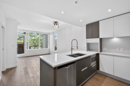 Photo 2 at 217 - 288 W 1st Avenue, False Creek, Vancouver West