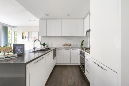 Photo 10 at 605 - 3487 Binning Road, University VW, Vancouver West