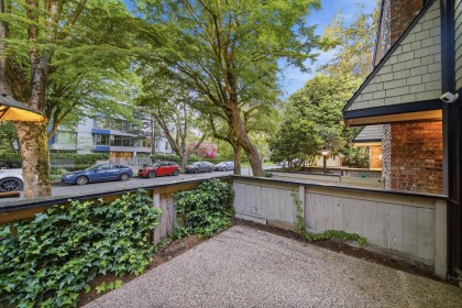 Photo 4 at 5416 Yew Street, Kerrisdale, Vancouver West