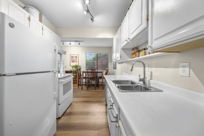 Photo 14 at 101 - 2935 Spruce Street, Fairview VW, Vancouver West