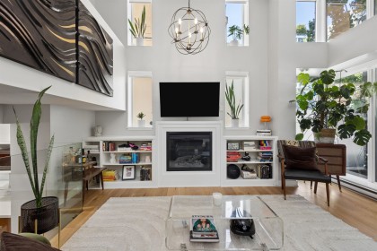 Photo 1 at 428 Helmcken Street, Yaletown, Vancouver West