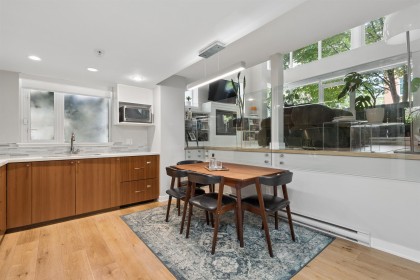 Photo 10 at 428 Helmcken Street, Yaletown, Vancouver West