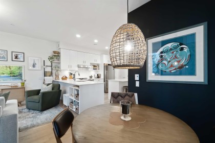 Photo 3 at 403 - 2137 Chesterfield Avenue, Central Lonsdale, North Vancouver
