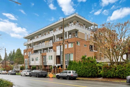 Photo 1 at 403 - 2137 Chesterfield Avenue, Central Lonsdale, North Vancouver