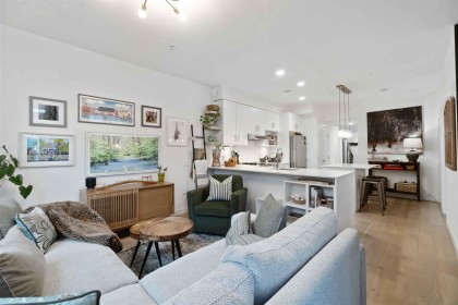 Photo 4 at 403 - 2137 Chesterfield Avenue, Central Lonsdale, North Vancouver