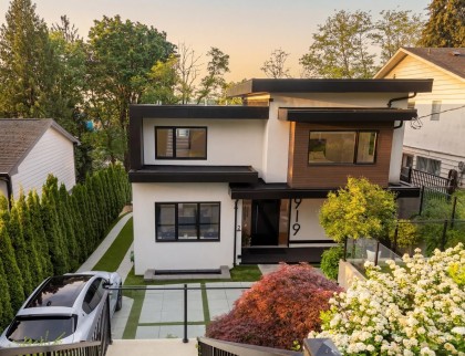 Photo 1 at 919 E 4th Street, Queensbury, North Vancouver