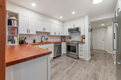 Photo 16 at 102 - 1055 W 13th Avenue, Fairview VW, Vancouver West