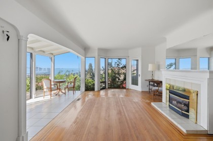 Photo 5 at 1013 Duchess Avenue, Sentinel Hill, West Vancouver