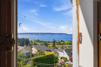 Photo 24 at 1013 Duchess Avenue, Sentinel Hill, West Vancouver