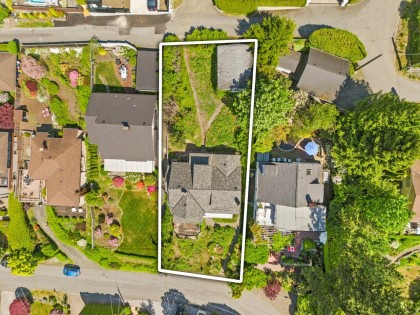 Photo 4 at 1013 Duchess Avenue, Sentinel Hill, West Vancouver
