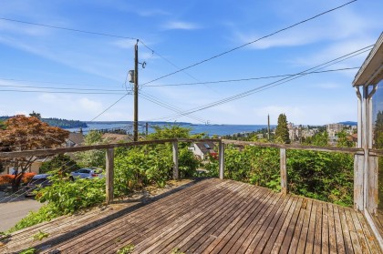 Photo 8 at 1013 Duchess Avenue, Sentinel Hill, West Vancouver